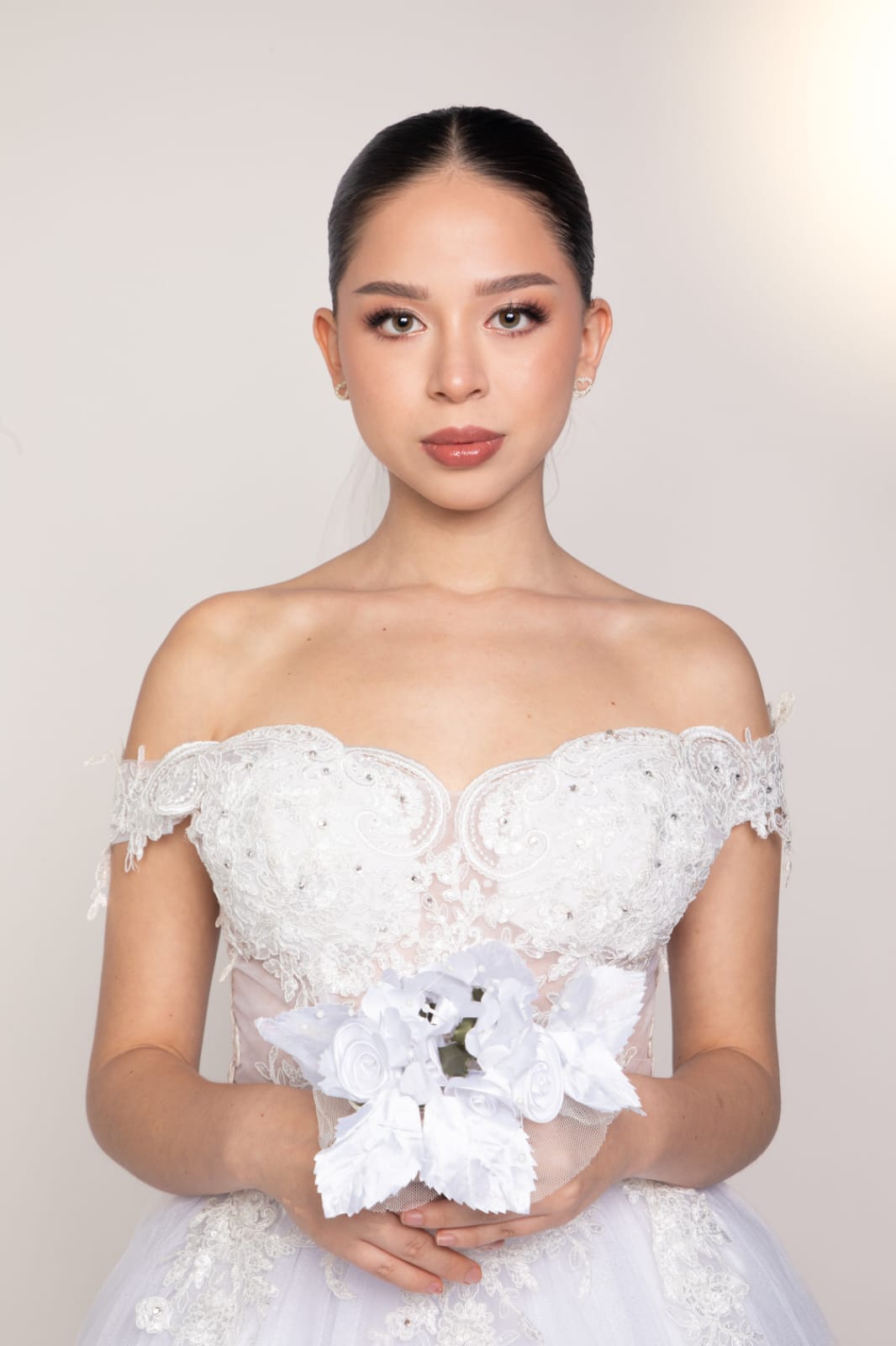 Professional wedding look with radiant skin and a soft finish